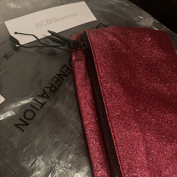 NWT BCBG makeup bag - Picture 3 of 4